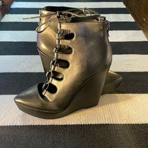 BCBG Wedge Heels NEW size 7​​​​​